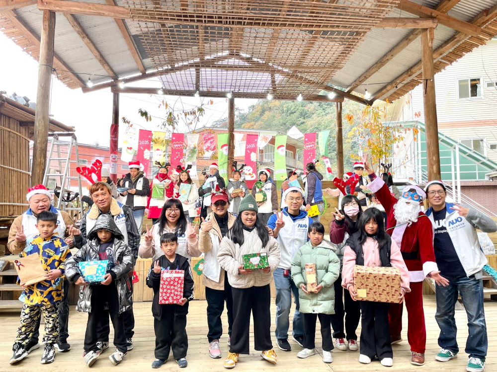 友達永續基金會號召「圓夢計畫」行動連續23年，由同仁凝聚內部愛心與資源送往偏鄉，累積為逾萬名兒童圓夢，實踐友達共創共好的永續精神。